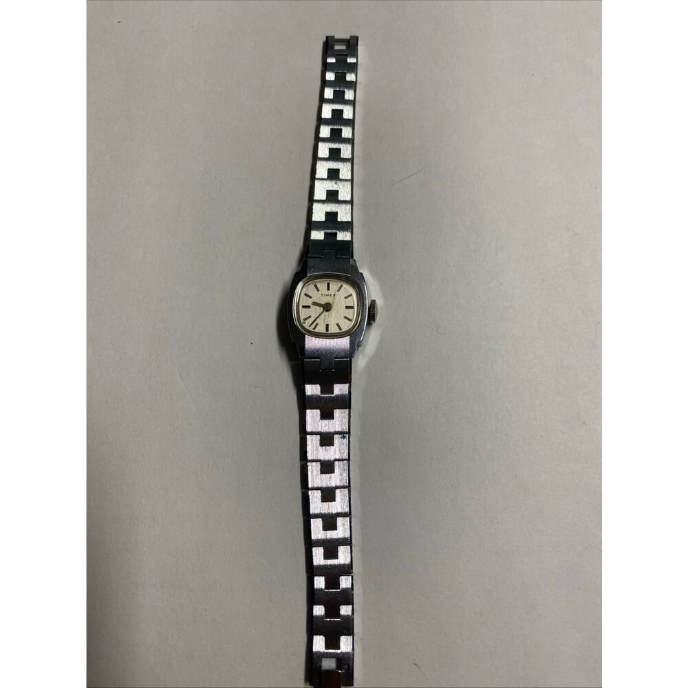 Vintage Timex Mechanical Handwind Women’s Watch Silver Tone 1970s Dainty